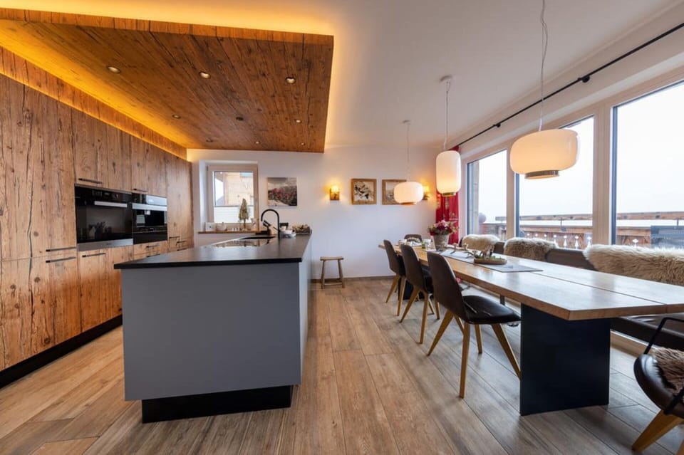 Chalet | Dining