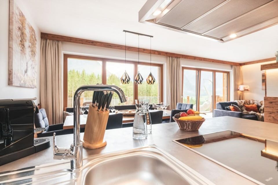 Chalet | Dining