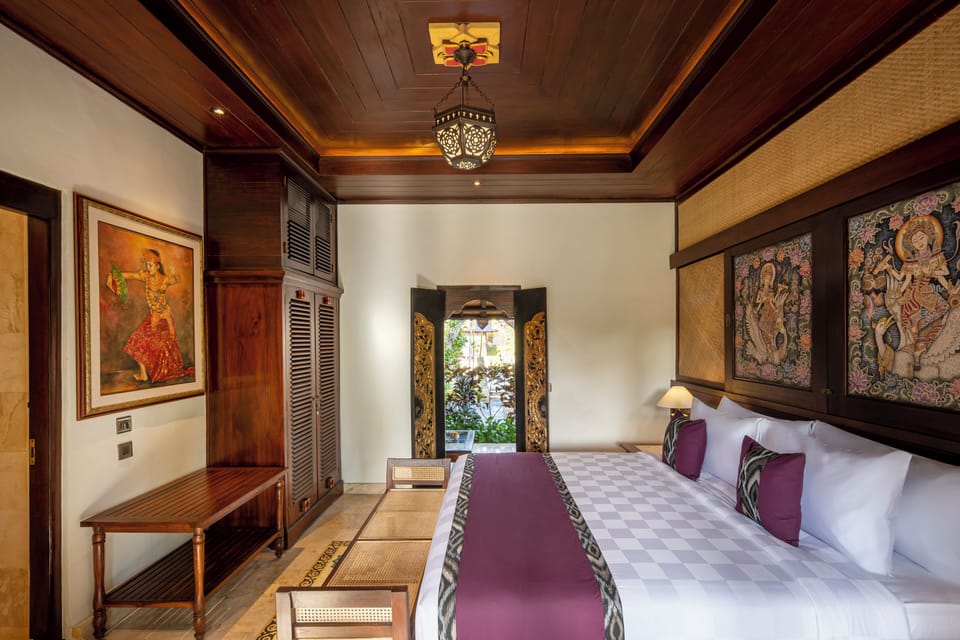 Saraswati Classic with Balcony | Pillowtop beds, minibar, desk, laptop workspace