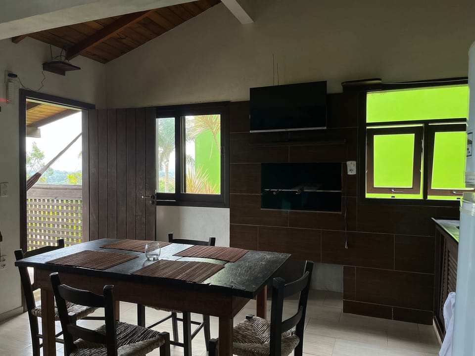 Traditional Cabin | Dining