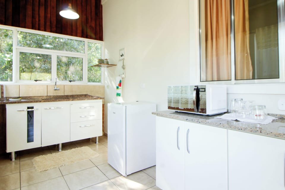 Premium Chalet, Microwave | Private kitchenette