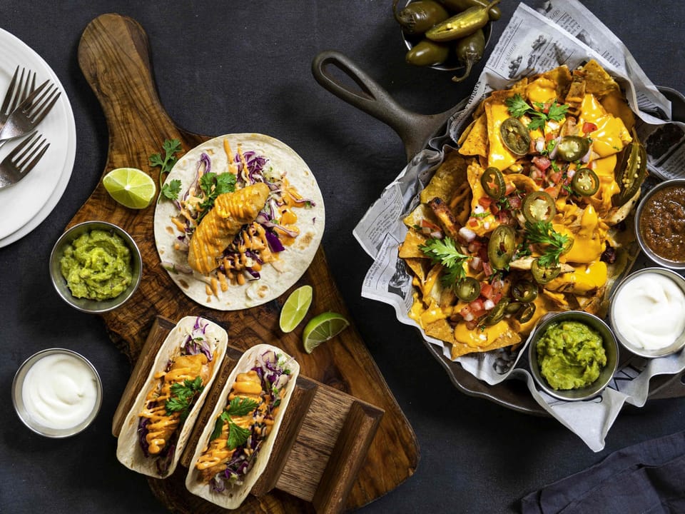 3 restaurants; lunch, dinner, and brunch served
