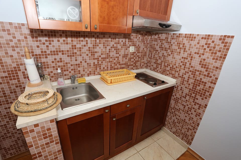 Comfort Studio Suite, 1 Bedroom, Balcony, Sea View | Private kitchen | Mini-fridge, microwave, stovetop, coffee/tea maker