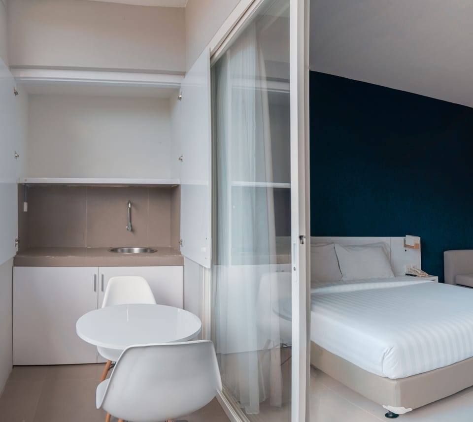 Premium bedding, minibar, in-room safe, desk