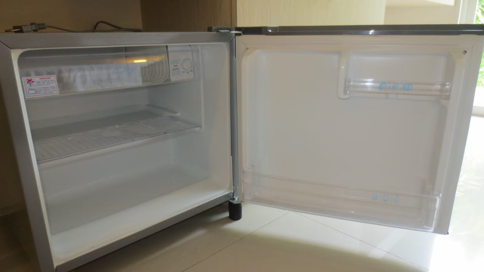 Twin Room | Mini-refrigerator