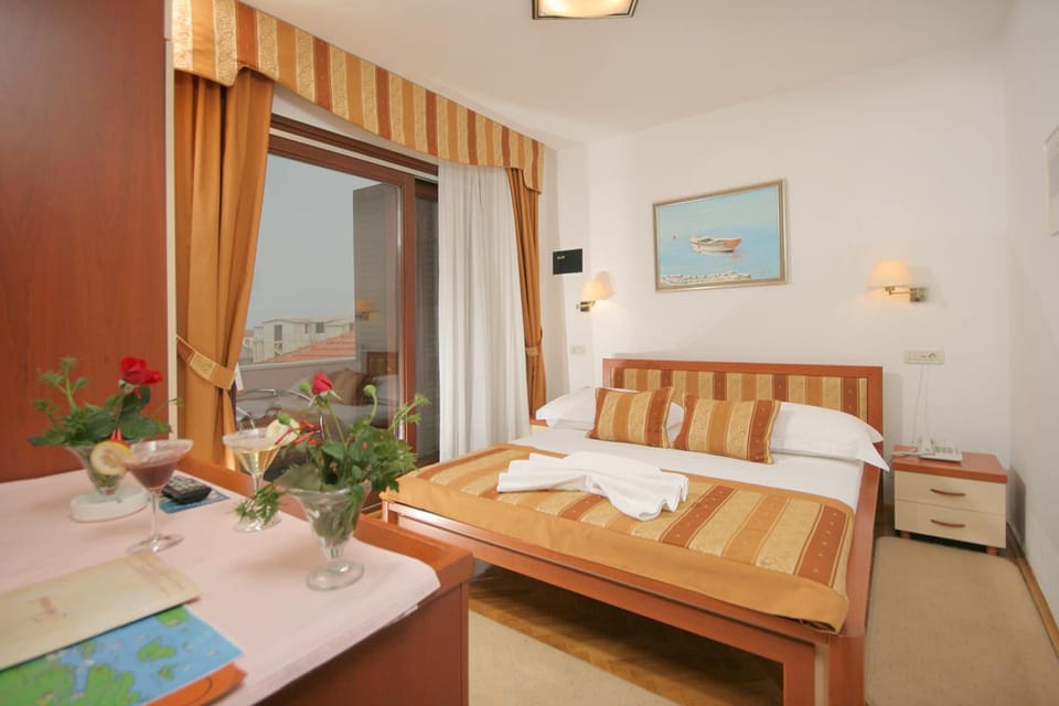 Minibar, in-room safe, blackout drapes, soundproofing
