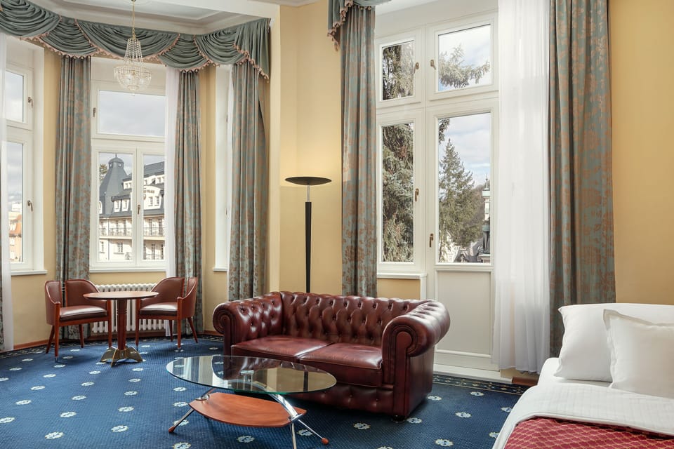 Double or Twin Room | Hypo-allergenic bedding, minibar, in-room safe, free WiFi
