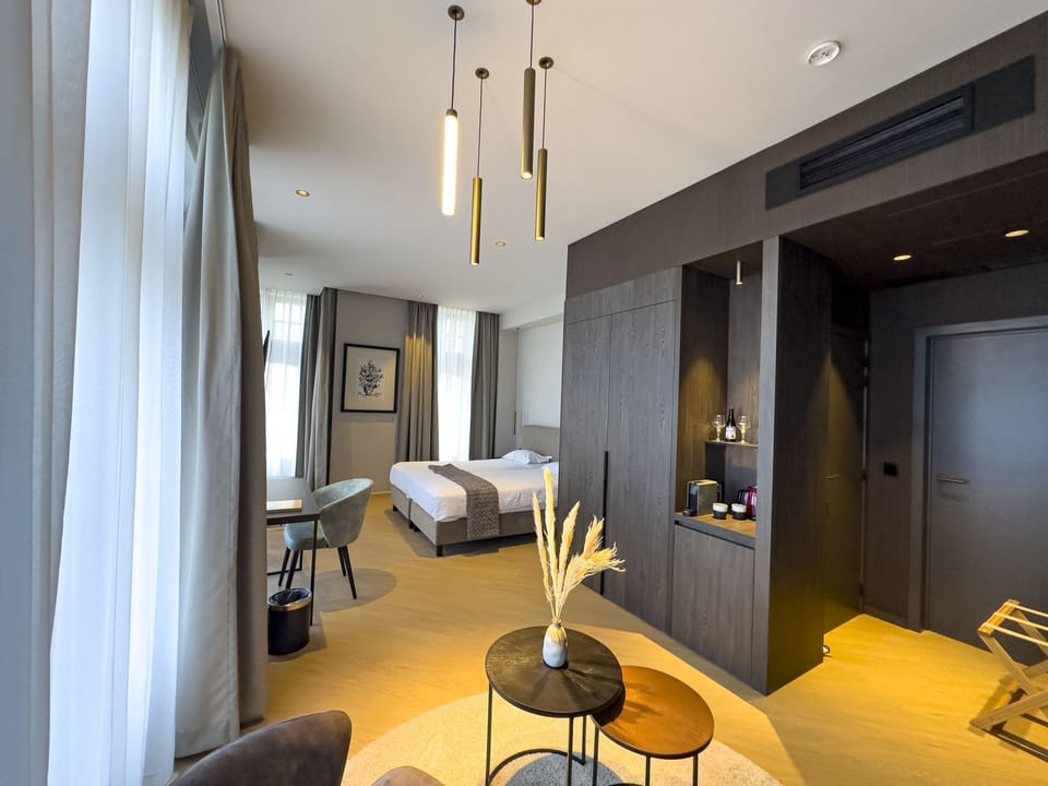 Twin Room, Beach View | Minibar, in-room safe, desk, blackout drapes