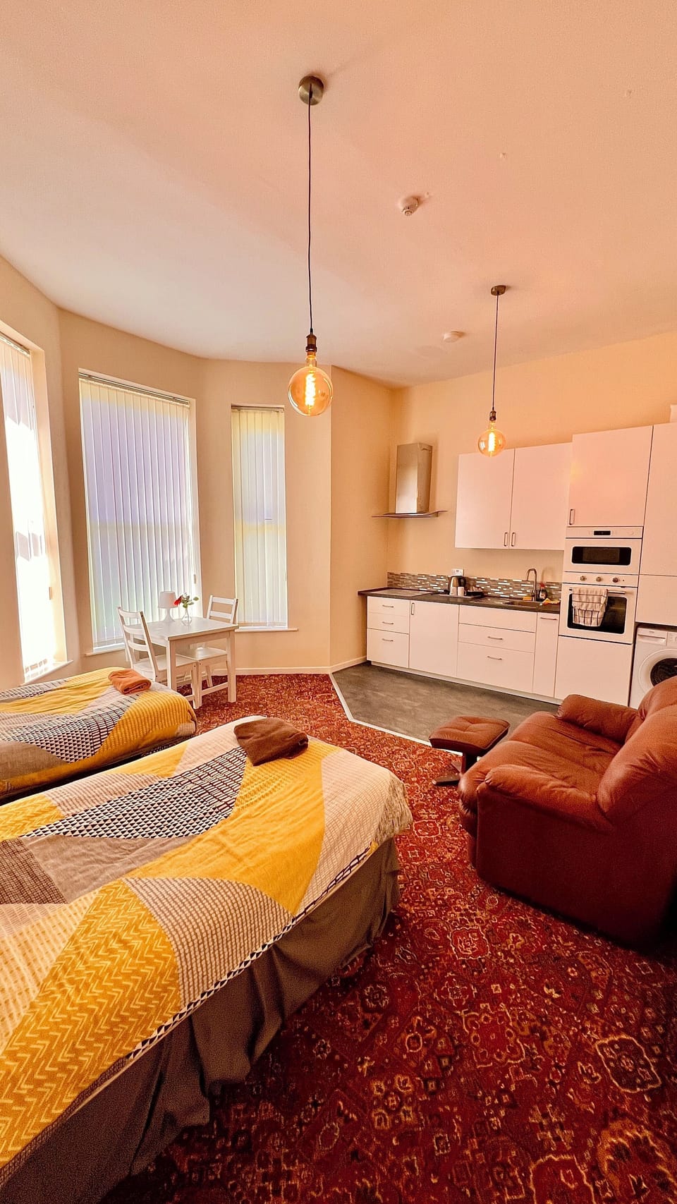 Family Studio | Individually decorated, iron/ironing board, free WiFi, bed sheets
