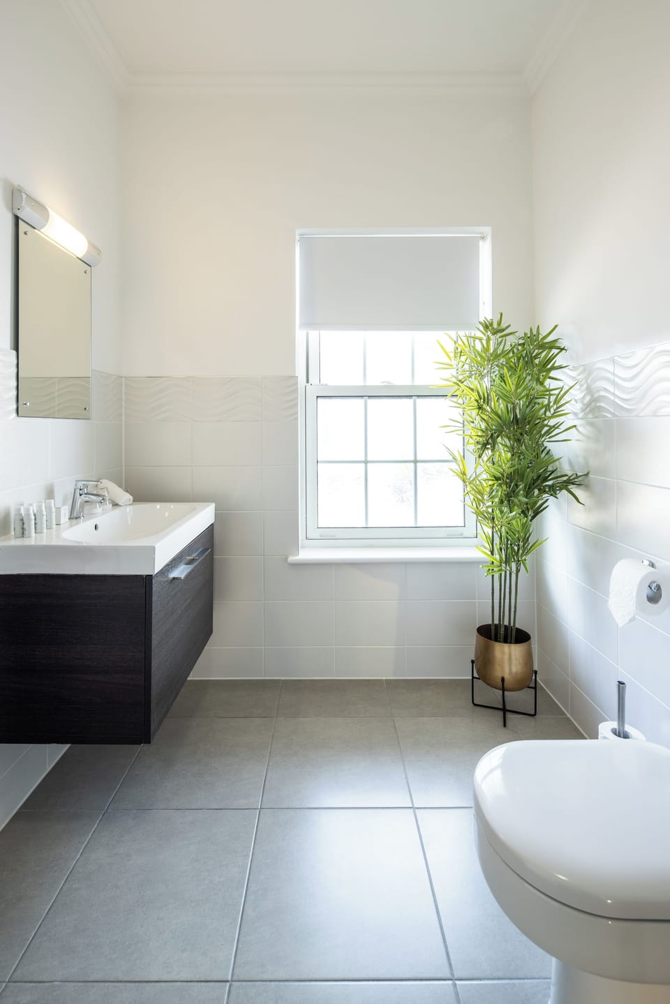 Standard Room, 1 Double Bed, Non Smoking, Balcony | Bathroom | Combined shower/tub, eco-friendly toiletries, hair dryer, towels