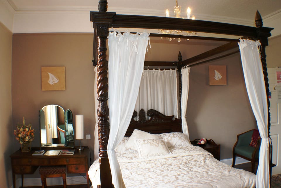 Deluxe Room | Desk, free WiFi, bed sheets