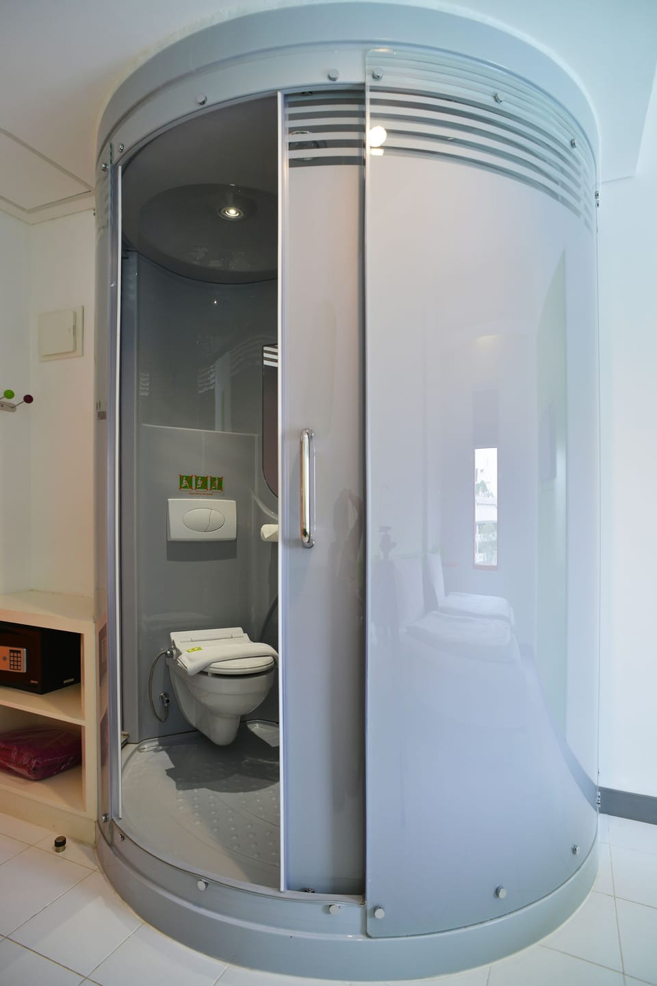 Room (Pop!) | Bathroom | Shower, free toiletries, towels, soap