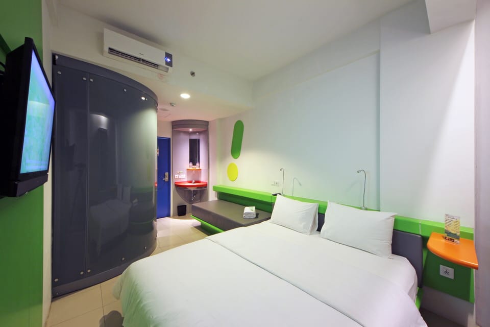 In-room safe, desk, free WiFi, bed sheets
