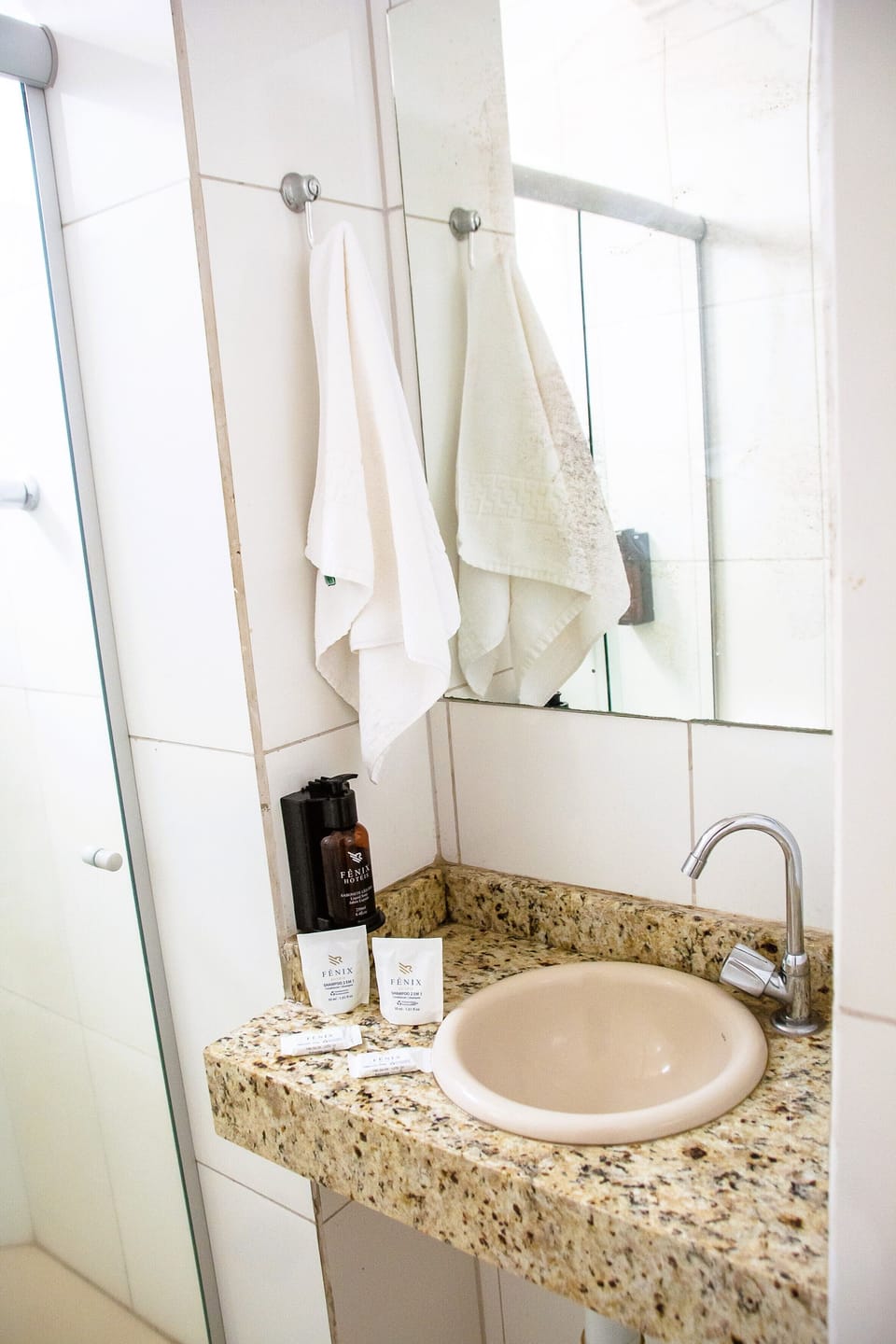Standard Single Room | Bathroom | Shower, free toiletries, hair dryer, towels