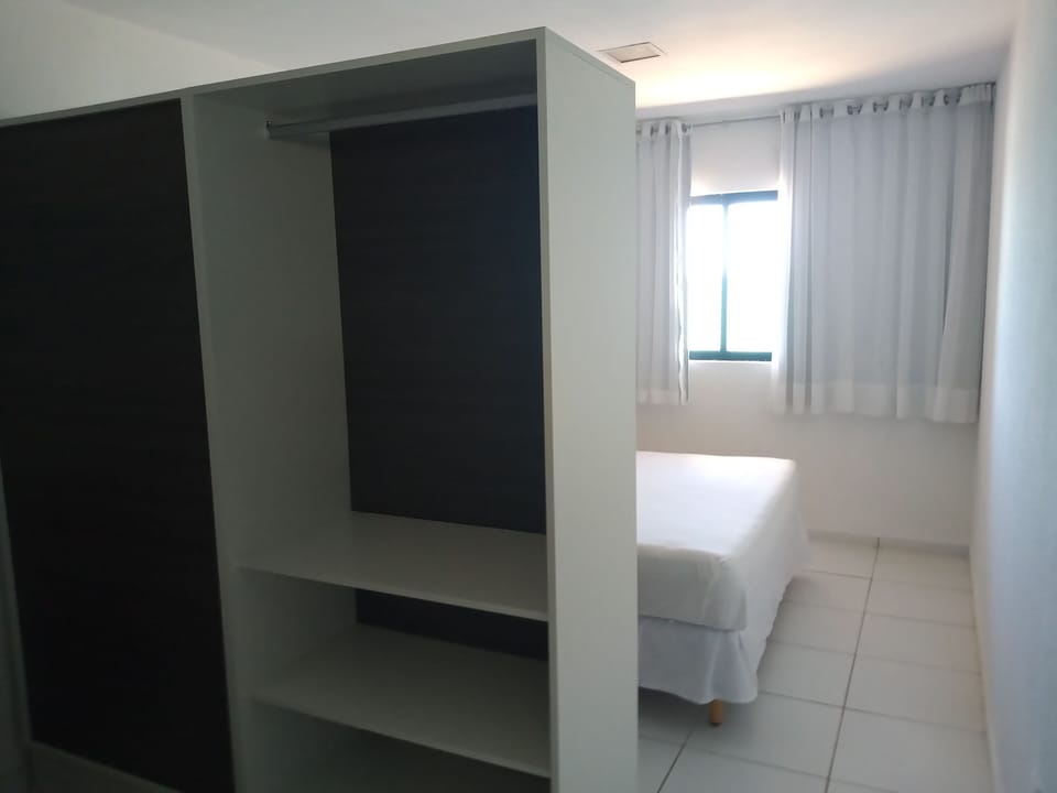 Minibar, free WiFi, bed sheets