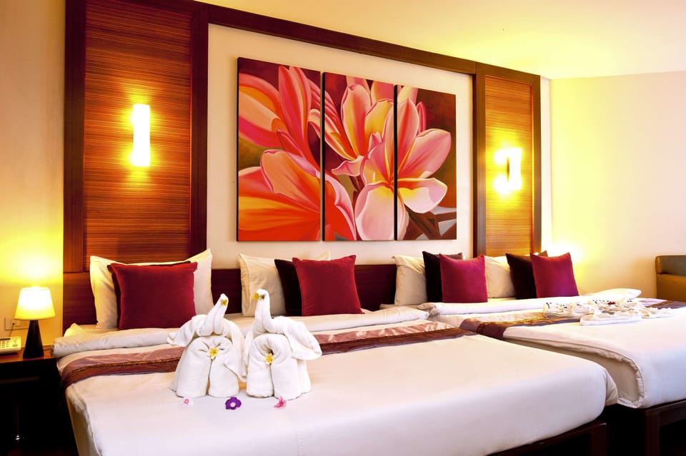 Family Room | Premium bedding, minibar, in-room safe, desk