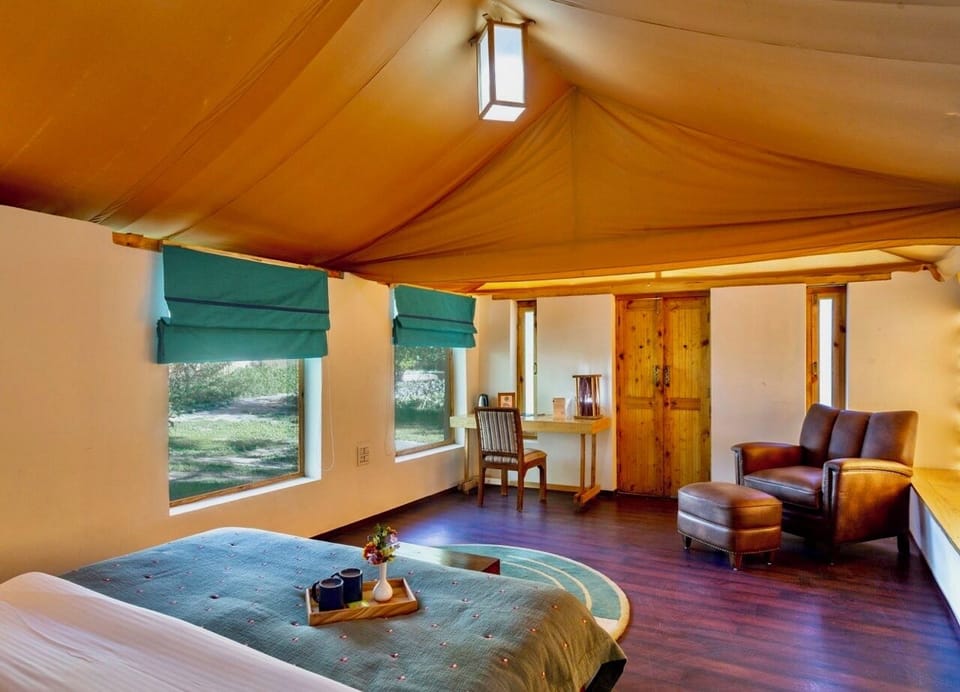 Premier Room | Premium bedding, down comforters, memory foam beds, minibar