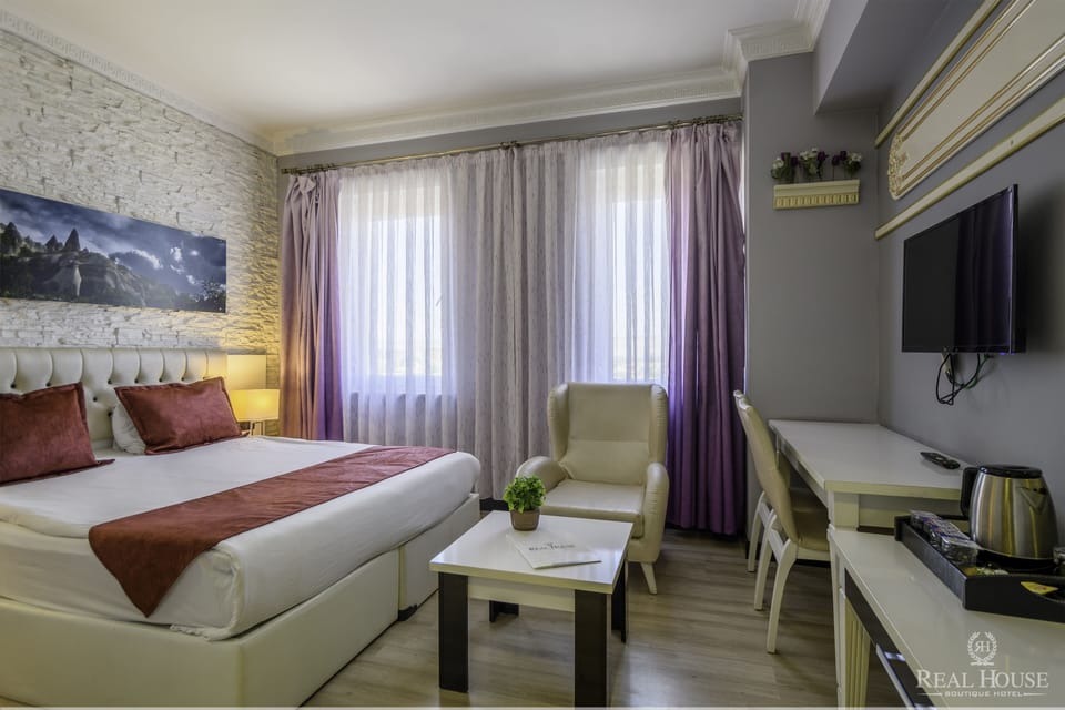 Standard Room | Desk, soundproofing, free WiFi, bed sheets