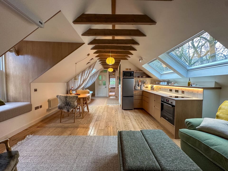 Romantic Loft, Private Bathroom (Lux)