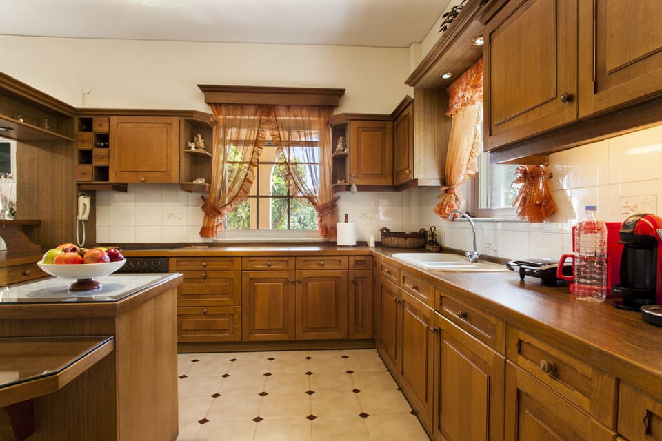 Classic House | Private kitchen | Fridge, oven, stovetop, coffee/tea maker