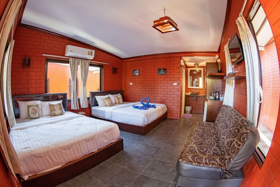 Family Suite | Free WiFi, bed sheets