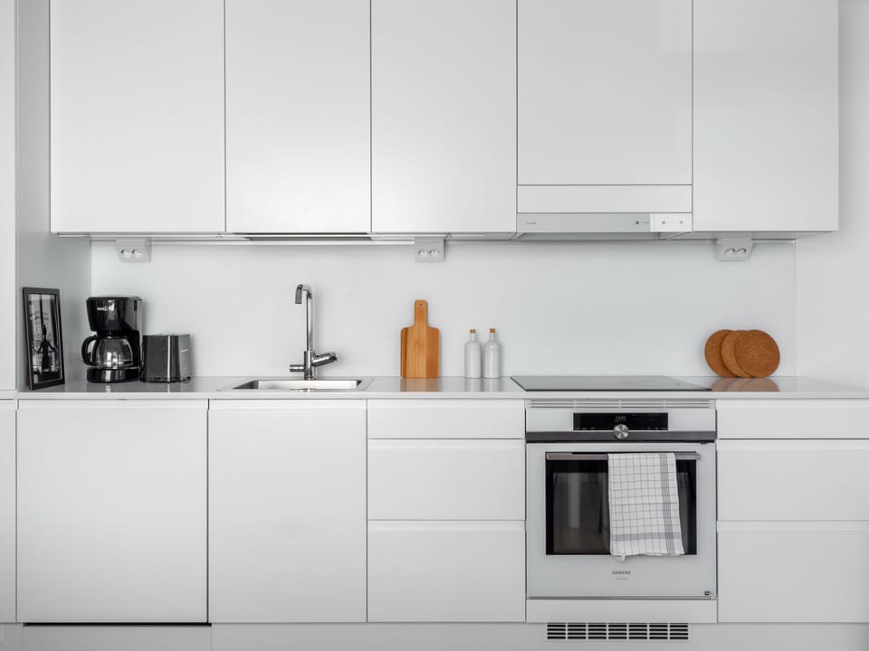 Superior Apartment | Private kitchen | Full-size fridge, microwave, oven, stovetop
