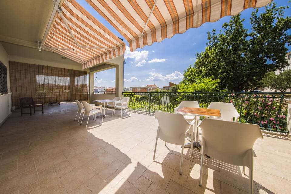 Villa (Seven Bedroom Villa with Swimming Poo) | Balcony