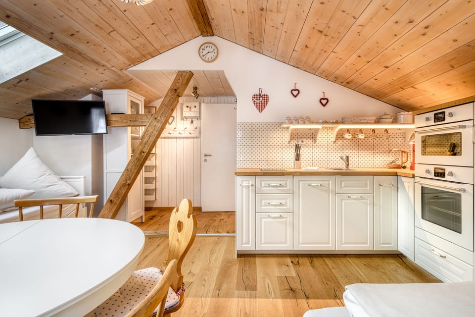 House (incl. Cleaning Fee, Laundry Package & City Tax) | Private kitchen | Fridge, microwave, oven, stovetop