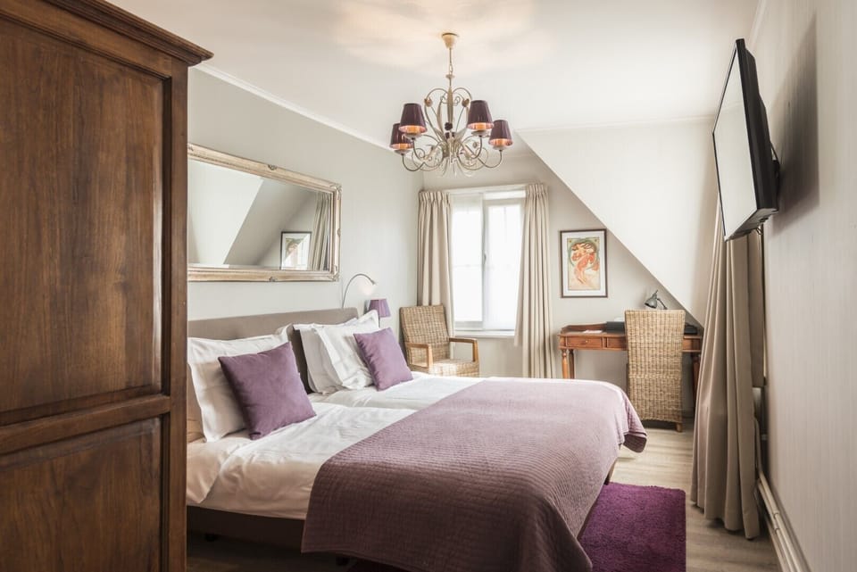 Standard Double Room | In-room safe, desk, iron/ironing board, free WiFi