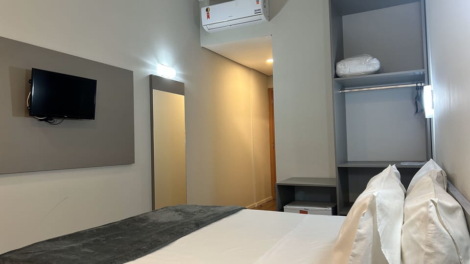 Standard Double Room | Minibar, laptop workspace, WiFi (free), bed sheets