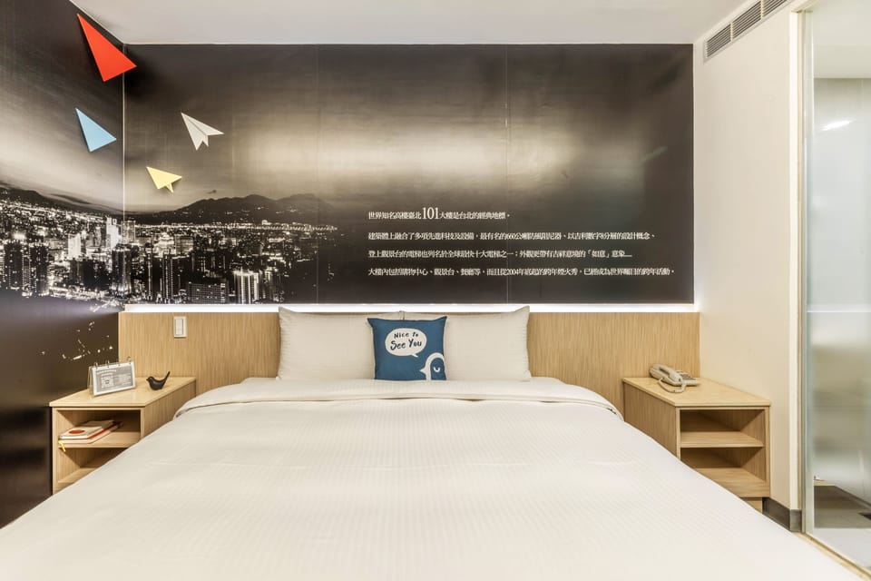 Superior Double Room, Private Bathroom | Down comforters, iron/ironing board, free WiFi, bed sheets