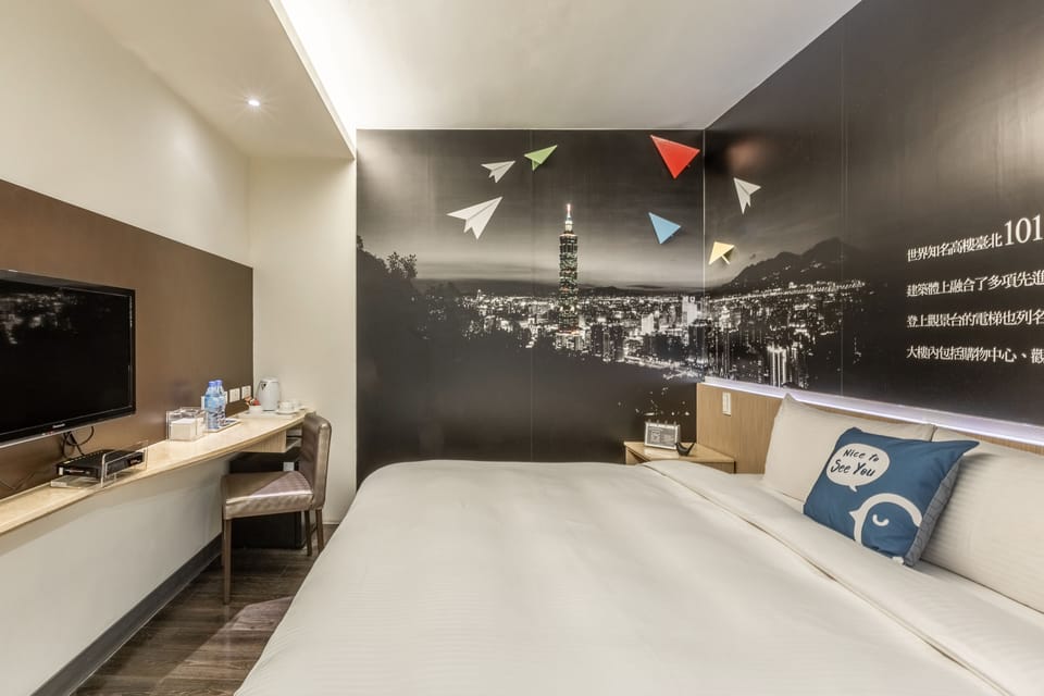 Superior Double Room, Private Bathroom | Down comforters, iron/ironing board, free WiFi, bed sheets