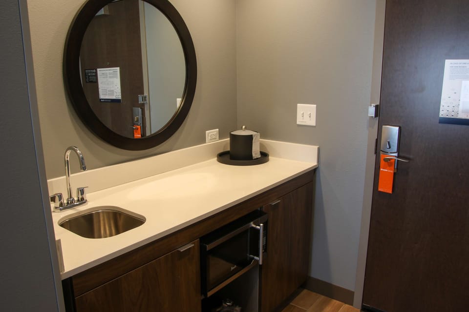 Suite, 1 King Bed, Accessible (Hearing) | Minibar