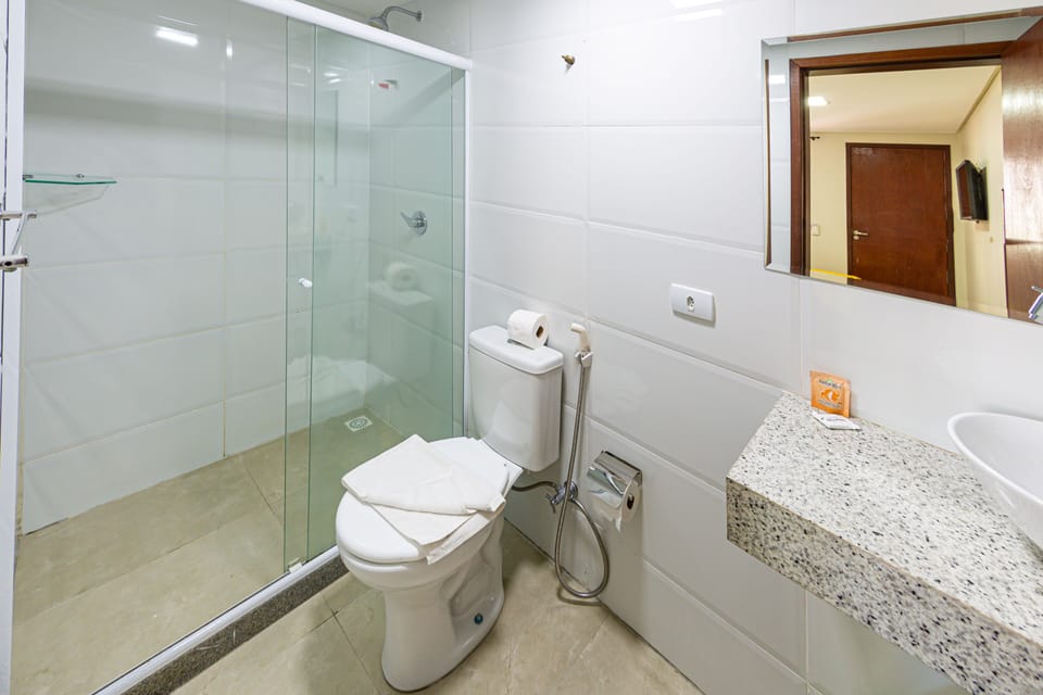 Double or Twin Room | Bathroom | Shower, towels