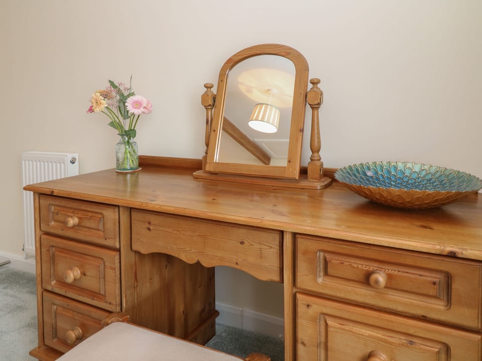 Cottage | 2 bedrooms, individually decorated, individually furnished, free WiFi