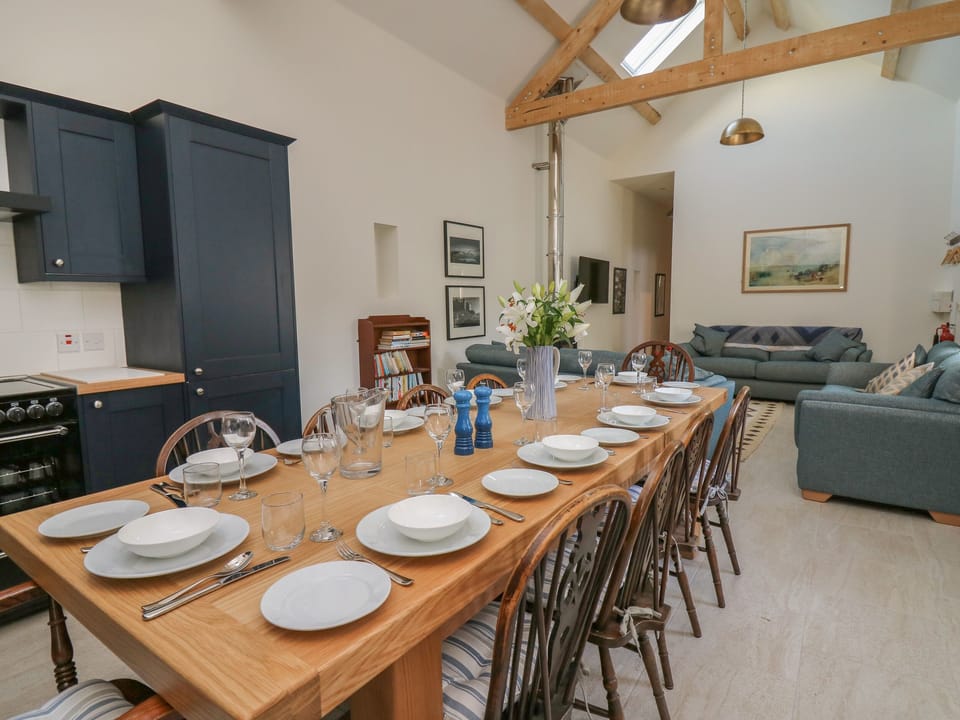Cottage | Private kitchen | Fridge, microwave, dishwasher, electric kettle