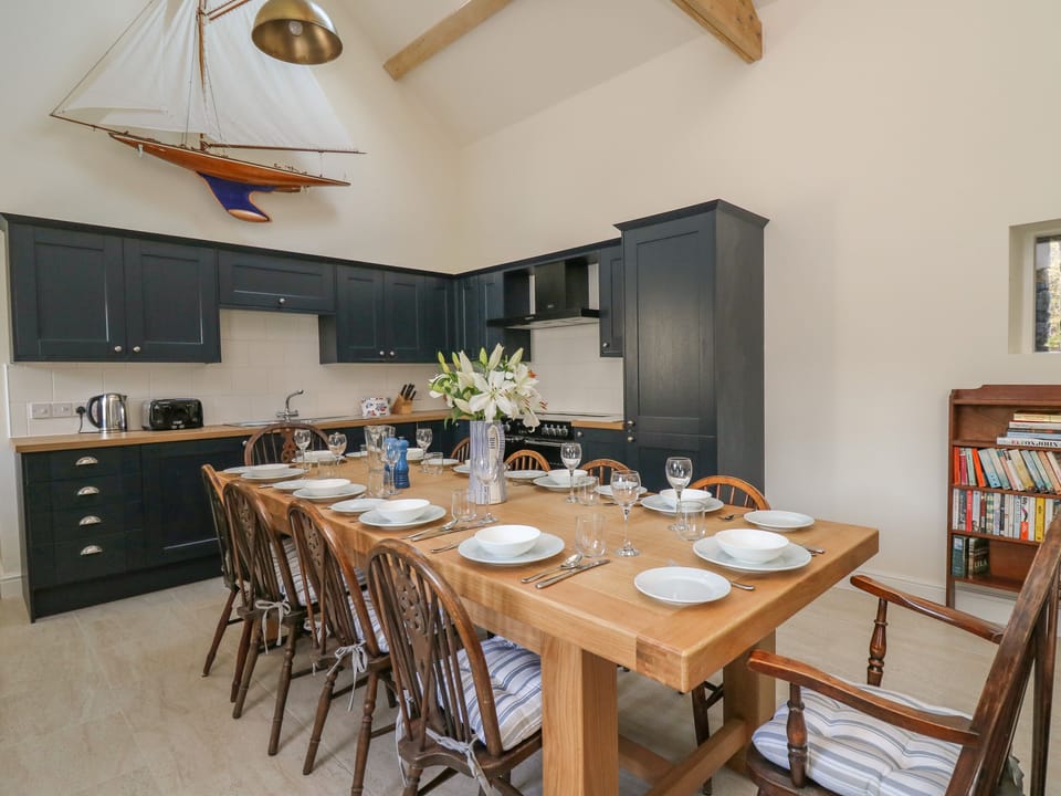 Cottage | Private kitchen | Fridge, microwave, dishwasher, electric kettle