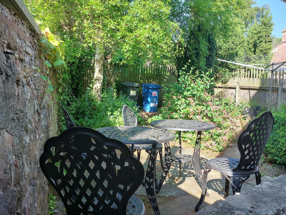 Cottage | Property grounds