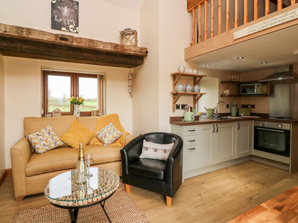 Cottage | Living room | Fireplace