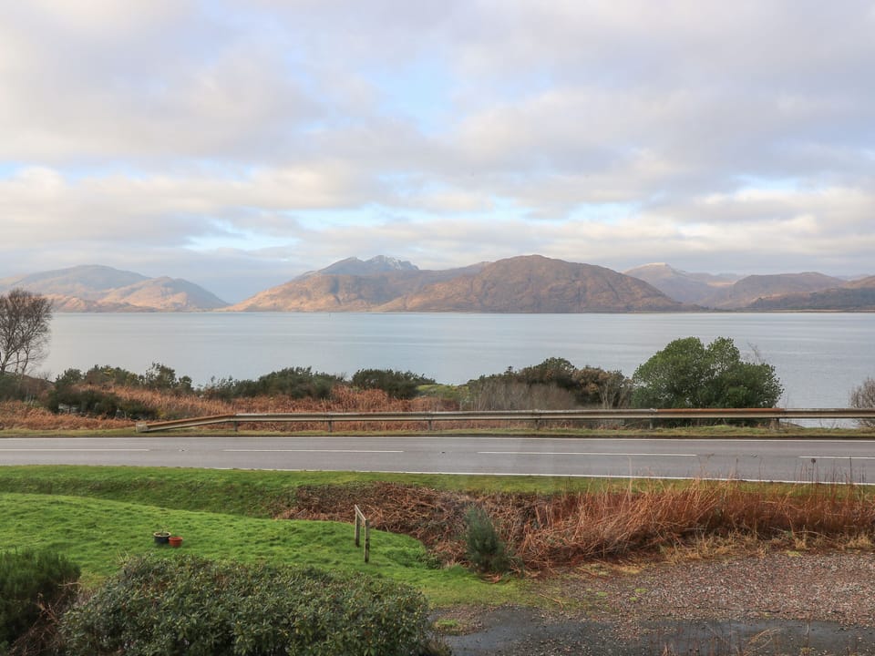 Cottage | 2 bedrooms, individually decorated, individually furnished, free WiFi