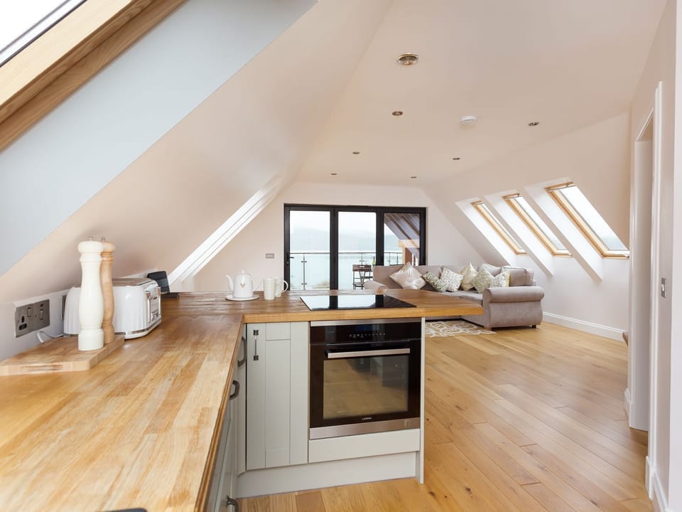 Cottage | Private kitchen | Fridge, dishwasher, electric kettle, toaster