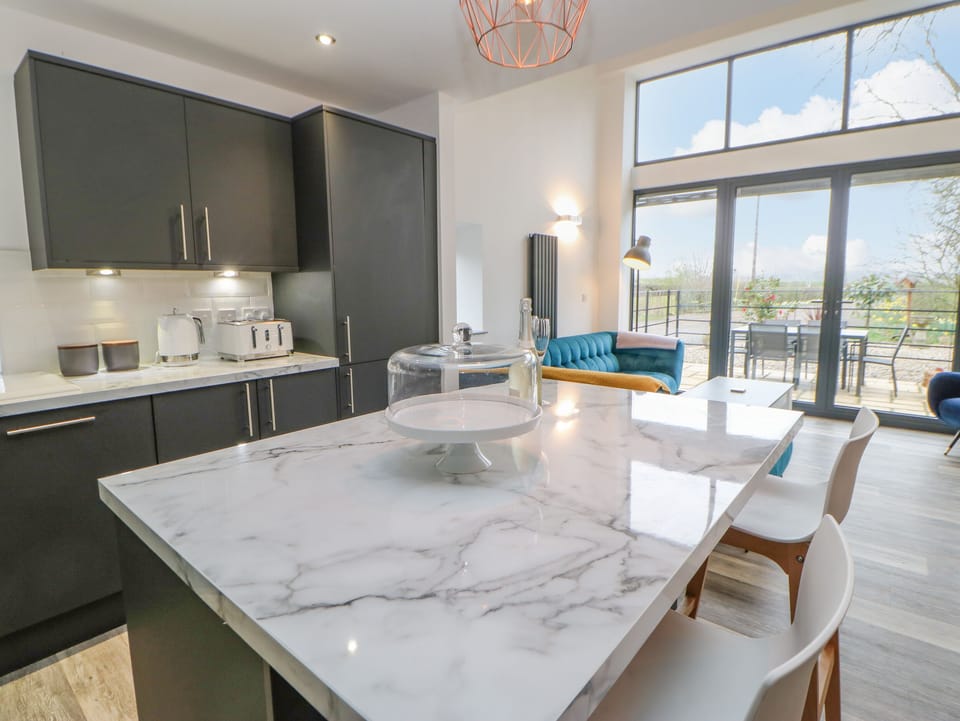 Cottage | Private kitchen | Fridge, microwave, dishwasher, electric kettle