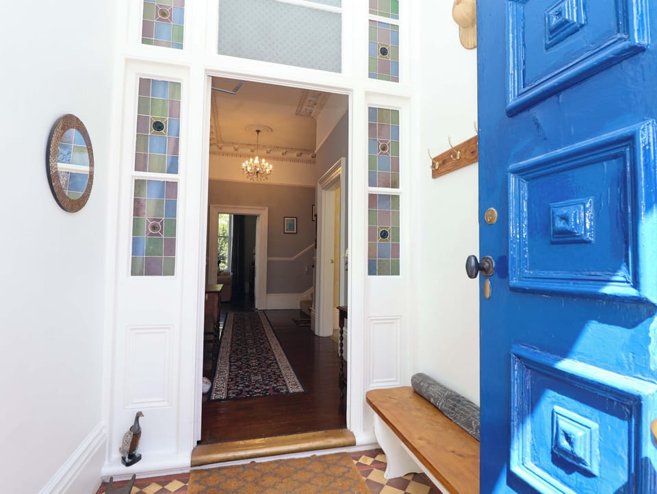 Cottage | Interior