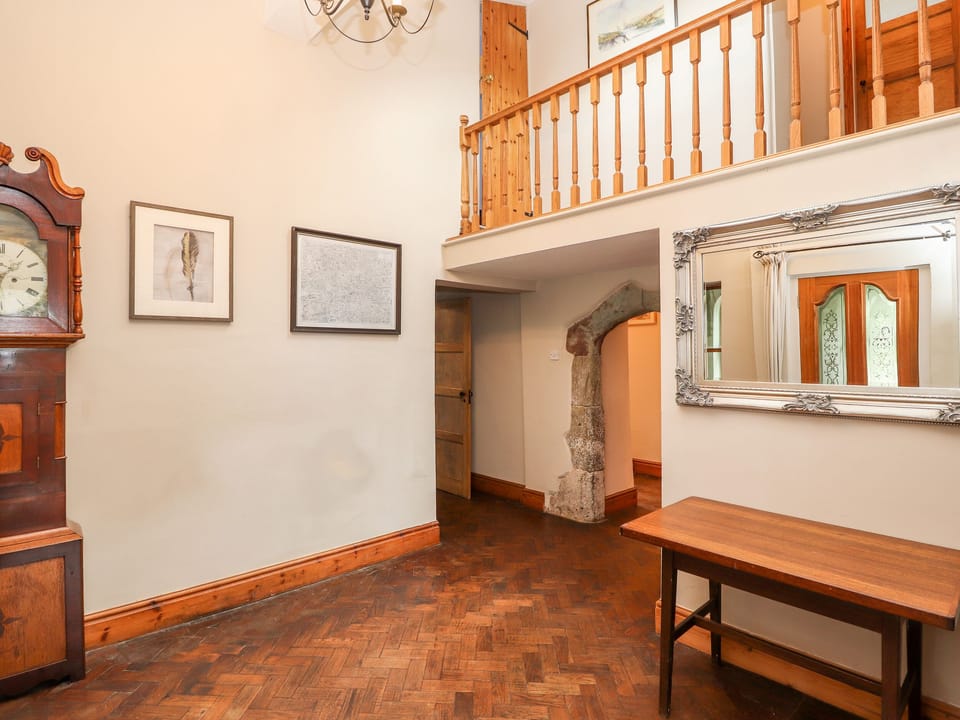 Cottage | Interior