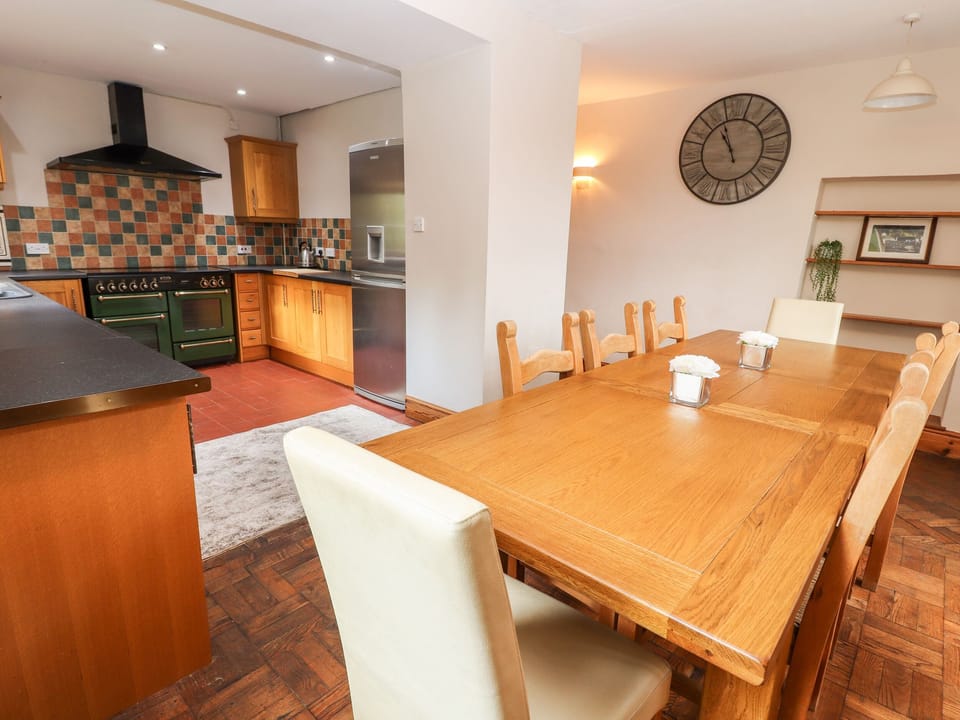 Cottage | Private kitchen | Fridge, microwave, dishwasher, electric kettle