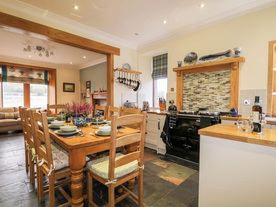Cottage | Interior
