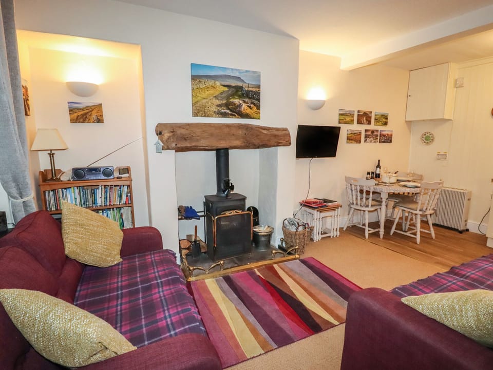 Cottage | Living area