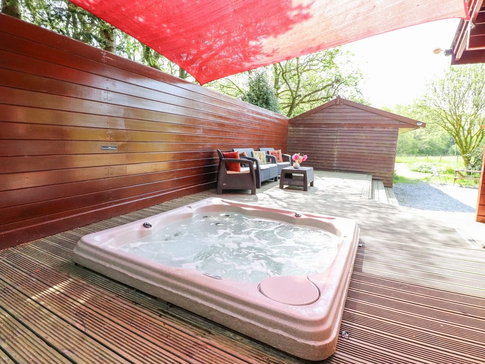 Cottage | Property grounds