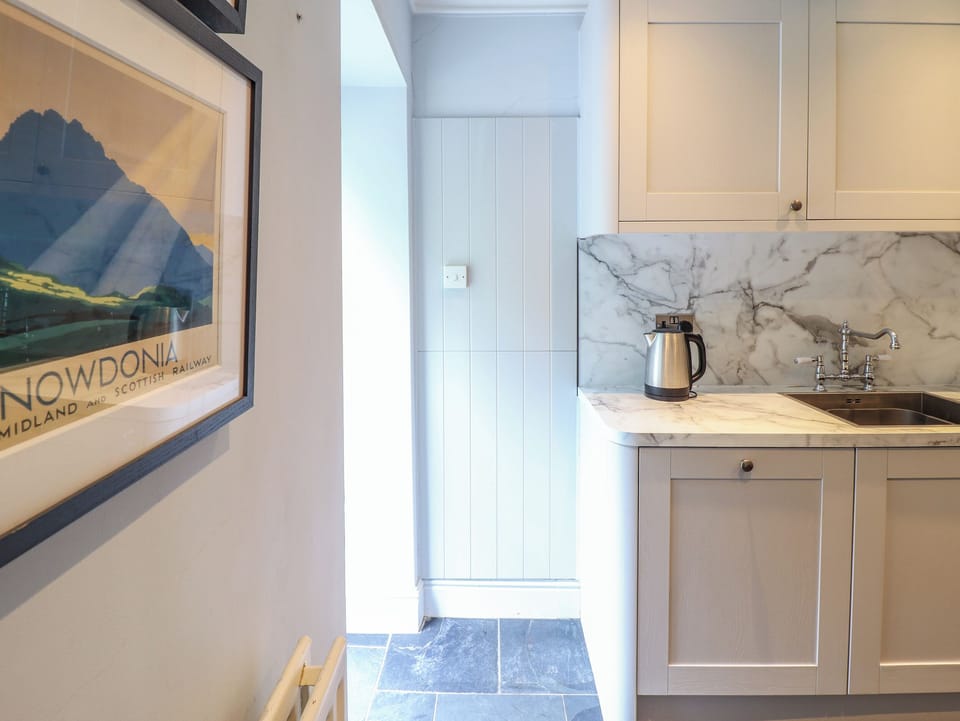 Cottage | Interior