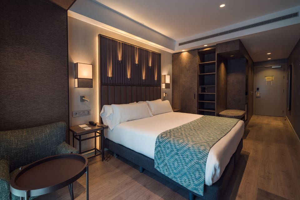 Down comforters, minibar, in-room safe, desk